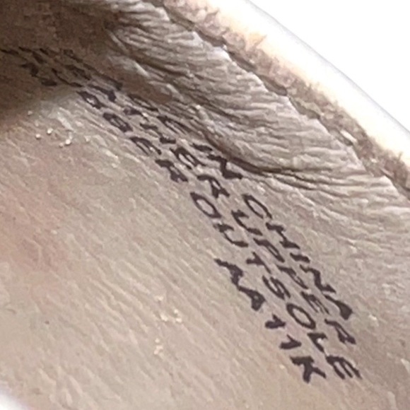 MICHAEL MICHAEL KORS | LEATHER PUMPS WITH STUDDED ACCENTS - Picture 10 of 11